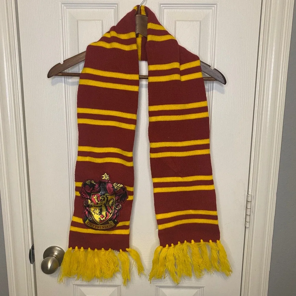Harry Potter Gryffindor Scarf Burgundy Gold Striped Knit House Crest Tassel
